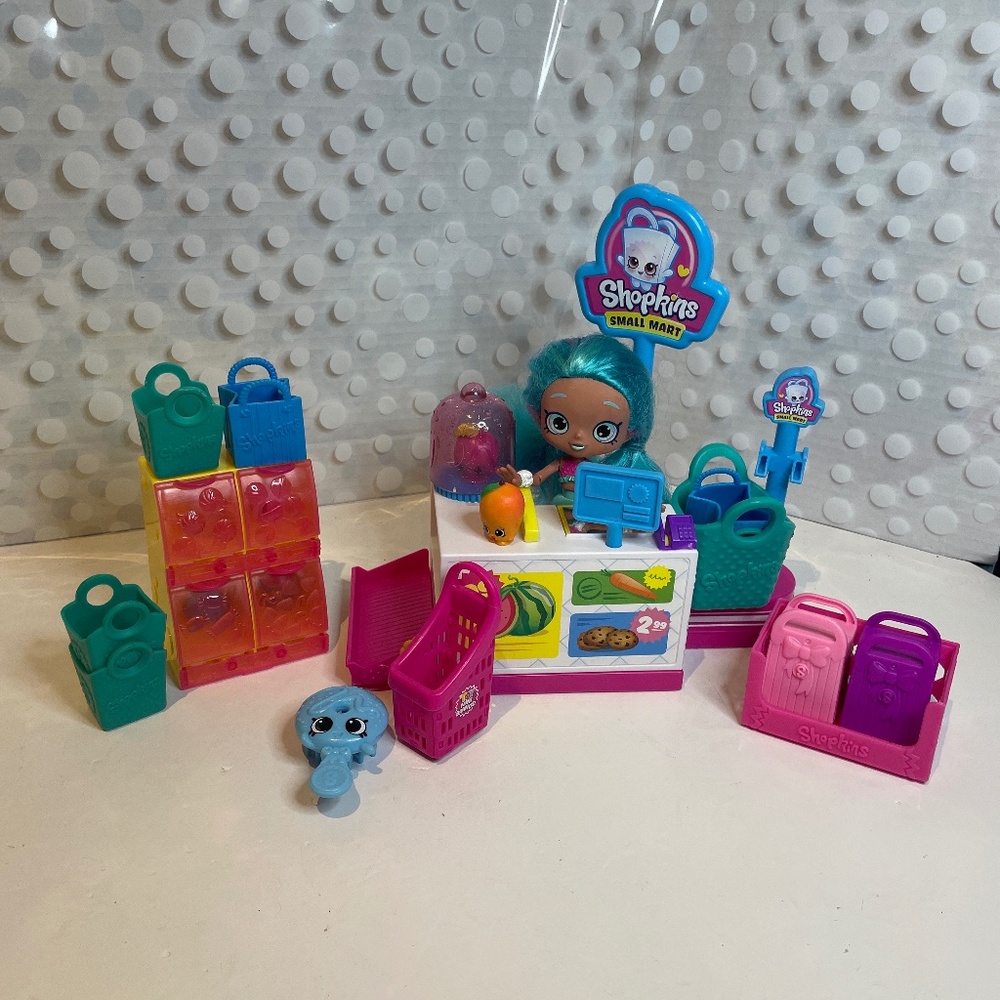 👀2/$20- Shopkins 🛒Small Mart 🍭🍬Candy Store bundle
